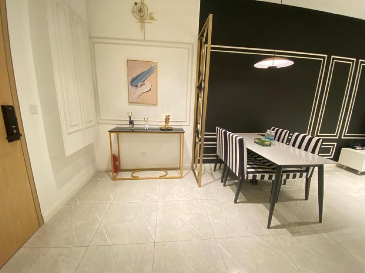 Apartemen Conrad At Axon