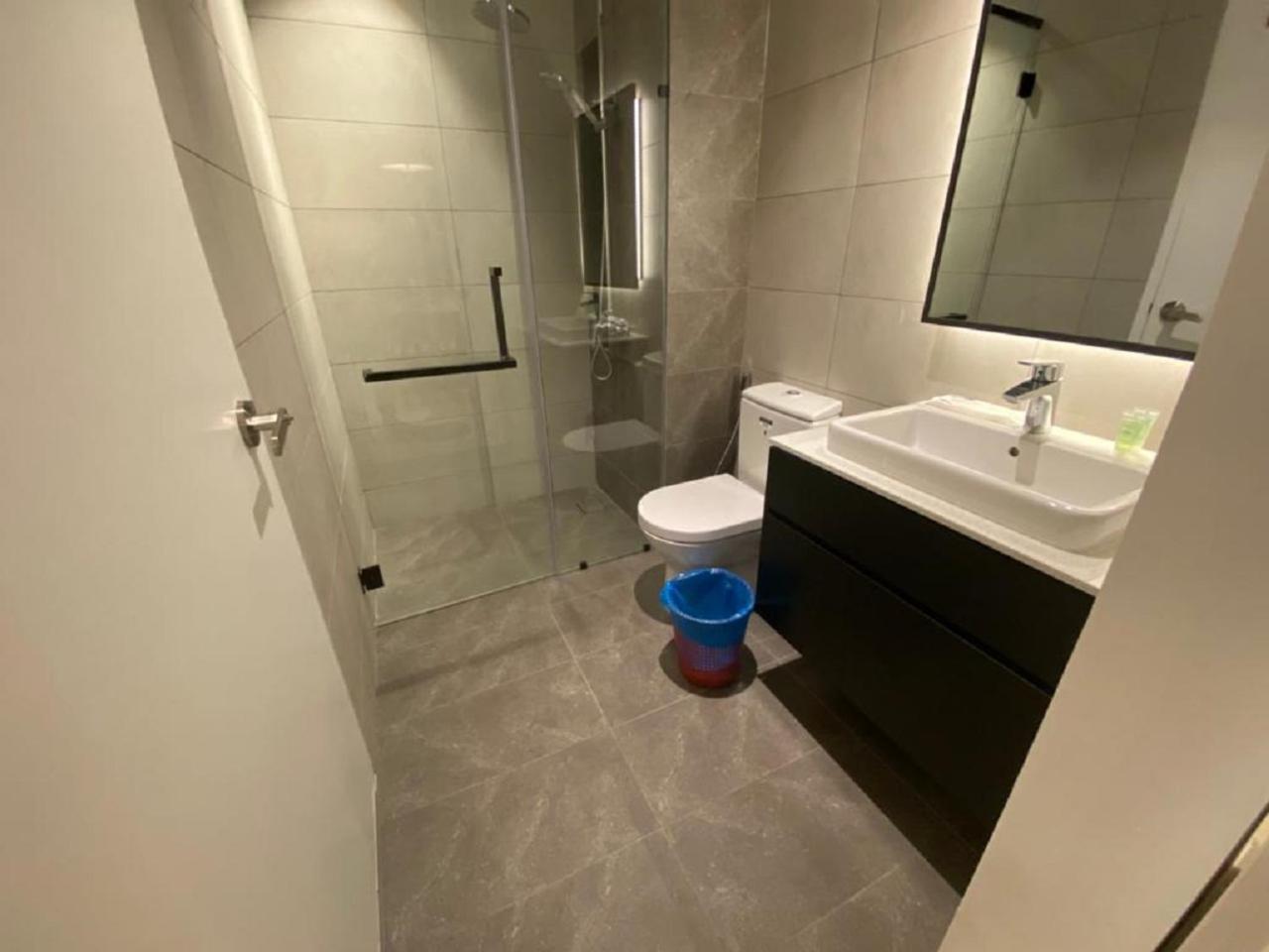 Conrad At Axon Apartemen