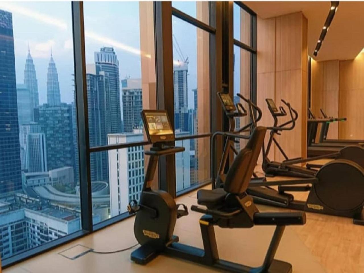 Conrad At Axon Apartemen